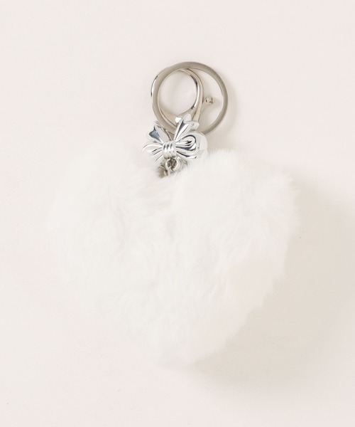 apres jour mignon（アプレジュールミニョン）の「【apresjour mignon×ARIAZ】モフモフハートチャーム（チャーム・レディース・ブラック/オフホワイト・ONESIZE）」の3枚目の写真