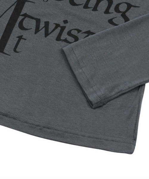 MUCENT(ムセント)の「A'GEM/9 × .kom 『MUCENT/ムーセント』 MASAKA LETTERING U-NECK LONG SLEEVE T/レタリングUネック 長袖カットソー(Tシャツ/カットソー・レディース・チャコールグレー/ブラック・FREE)」の8枚目の写真
