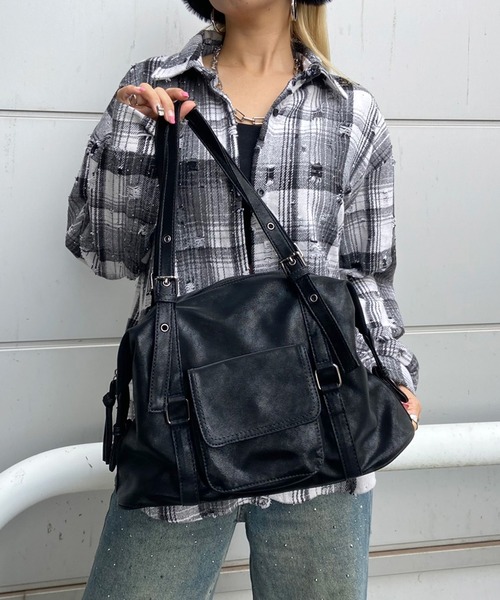 non-hedge(ノンヘッジ)の「ハトメボストンバッグ(ボストンバッグ・レディース・ブラック/ブラウン/キャメル/ワインレッド・FREE)」の1枚目の写真