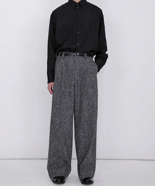 th products(ティーエイチプロダクト)の「【th products/ティーエイチプロダクツ】Extra Volumed Tapered Pants(スラックス・メンズ・グレー/ブラック・1/2)」の7枚目の写真
