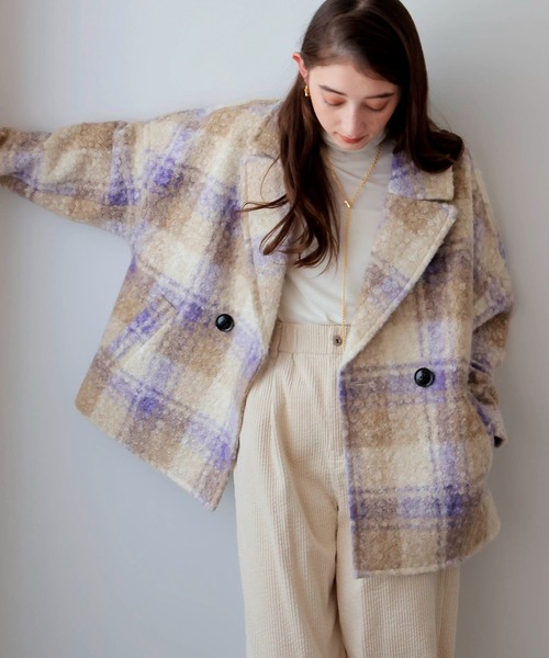 Jines(ジネス)の「ビッグチェックショートコート(ピーコート・レディース・パープル/イエロー・38)」の2枚目の写真