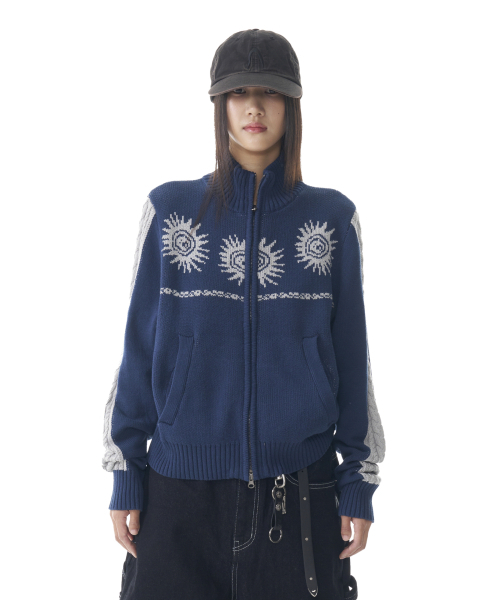 AAKAM(アーカム)の「Sun Jacquard Zip-Up Sweater (Navy)(ニット/セーター・レディース・その他・1/2)」の4枚目の写真