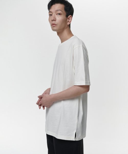 MUSINSA STANDARD（ムシンサスタンダード）の「レイヤードクルーネックTシャツ_通常丈 [クリーム]（Tシャツ/カットソー・メンズ・その他・SMALL/MEDIUM/LARGE/X-LARGE/XX-LARGE/X-SMALL）」の2枚目の写真
