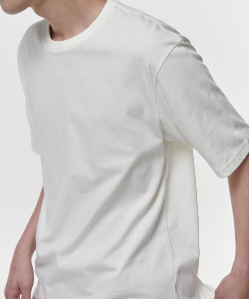 MUSINSA STANDARD（ムシンサスタンダード）の「レイヤードクルーネックTシャツ_通常丈 [クリーム]（Tシャツ/カットソー・メンズ・その他・SMALL/MEDIUM/LARGE/X-LARGE/XX-LARGE/X-SMALL）」の4枚目の写真