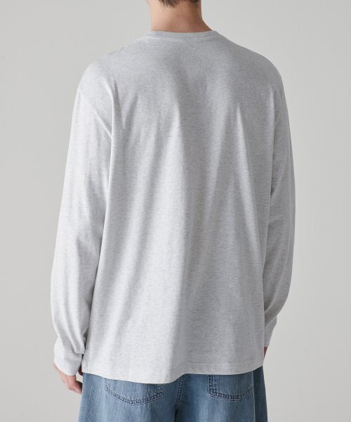 MUSINSA STANDARD（ムシンサスタンダード）の「[クールタンダード] クルーネック長袖Tシャツ [メランジライトグレー]（Tシャツ/カットソー・メンズ・その他・XX-LARGE/XXX-LARGE/MEDIUM/LARGE/X-LARGE）」の2枚目の写真