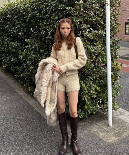 SLY（スライ）の「SHINY CABLE S/PT シャイニー ケーブル ショートパンツ 秋服 冬服（スラックス・レディース・アイボリー/グレー/ブラウン・FREE）」の20枚目の写真