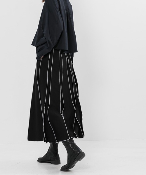 aimoha（アイモハ）の「【moyo】ラインスルーフレアスカート (AW)（スカート・レディース・ブラック/オフホワイト・SMALL/MEDIUM）」の6枚目の写真