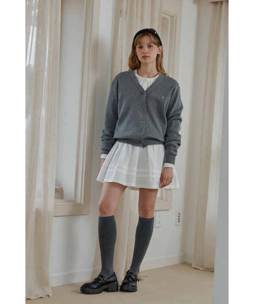 ANOETIC(アノエティック)の「ANC BASIC V-NECK CARDIGAN_GREY(カーディガン/ボレロ・レディース・グレー・FREE)」の3枚目の写真
