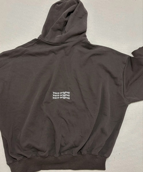 YACA(ヤーカ)の「Pigment Logo Sweat Hoodie/ピグメントロゴスウェットフーディー【unisex item】(パーカー・レディース・ブラウン/チャコールグレー・FREE)」の20枚目の写真
