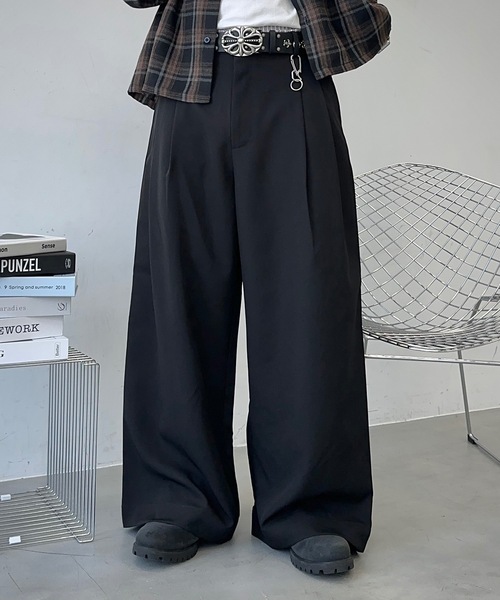 MandO(エムオー)(エムオー)の「2WAYカラビナ付きアクセントワイドアソートパンツ(スラックス・メンズ・ブラック系その他/ブラック・LARGE/MEDIUM/SMALL)」の3枚目の写真