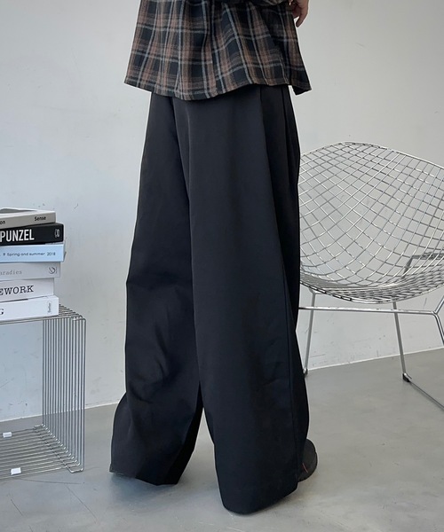 MandO(エムオー)(エムオー)の「2WAYカラビナ付きアクセントワイドアソートパンツ(スラックス・メンズ・ブラック系その他/ブラック・LARGE/MEDIUM/SMALL)」の5枚目の写真