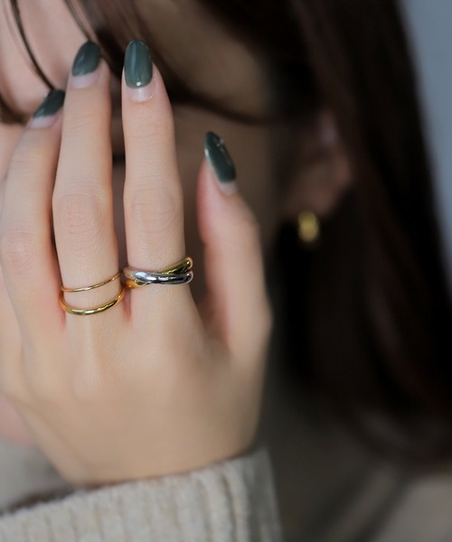 Cream dot.(クリームドット)の「【サージカルステンレス】2連ツイストの艶感ステンレス製リング(リング・レディース・ゴールド/ピンクゴールド・17号/15号/20号/12号/9号/23号)」の4枚目の写真