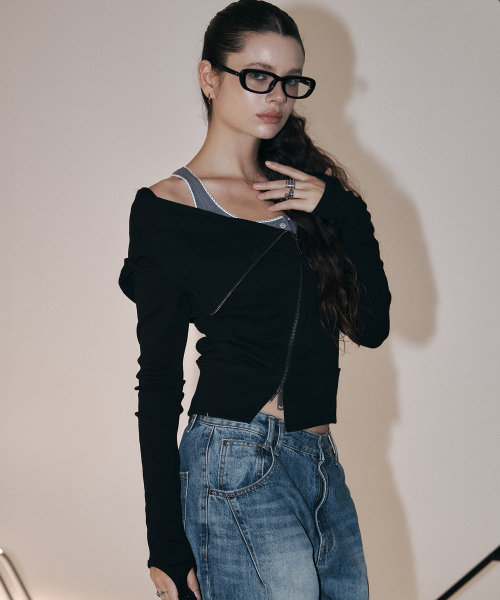 PLEASENOFOLLOW(プリーズノーフォロー)の「Edie Unbal high-neck Hoodie Zip Up (Black)(パーカー・レディース・その他・FREE)」の1枚目の写真