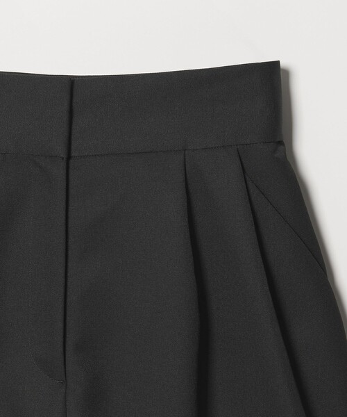 EMMEL REFINES（エメルリファインズ）の「＜EMMEL REFINES＞EM 2タック コクーン ショートパンツ（スラックス・レディース・ブラック/ライム・S/M）」の5枚目の写真