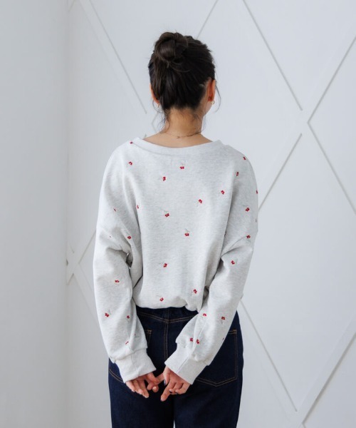 flower（フラワー）の「トゥインクルエンブロイダリースウェット（スウェット・レディース・イエロー/アイボリー・FREE）」の4枚目の写真