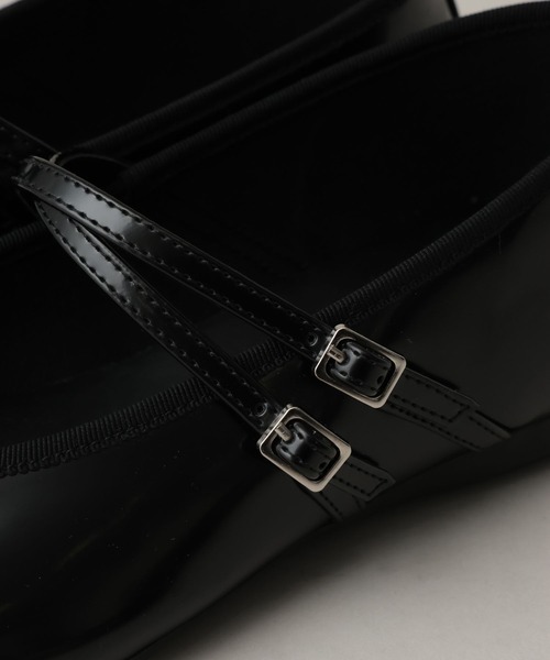 A part by（アパートバイ）の「ダブルストラップシューズ（バレエシューズ・レディース・アイボリー/ブラック・MEDIUM/LARGE）」の8枚目の写真