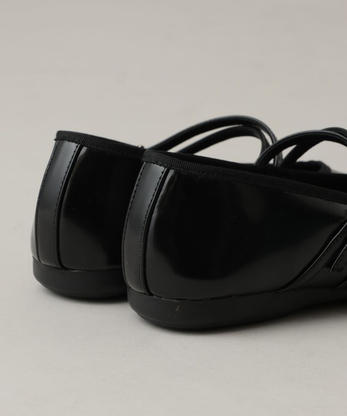 A part by（アパートバイ）の「ダブルストラップシューズ（バレエシューズ・レディース・アイボリー/ブラック・MEDIUM/LARGE）」の9枚目の写真