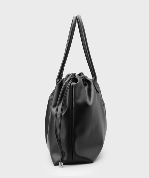 tk.TAKEO KIKUCHI(ティーケータケオキクチ)の「ドロスト2WAYトートバッグ(トートバッグ・メンズ・ブラック系/ブラック・00)」の7枚目の写真