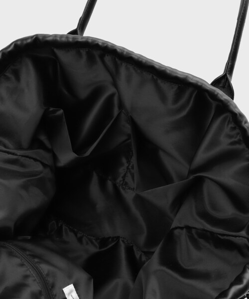 tk.TAKEO KIKUCHI(ティーケータケオキクチ)の「ドロスト2WAYトートバッグ(トートバッグ・メンズ・ブラック系/ブラック・00)」の15枚目の写真