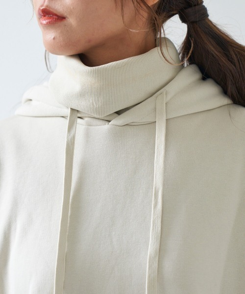 Ocean Pacific(オーシャンパシフィック)の「【OP/オーピー】レディース フーディー ネックウォーマー・サムホール付 裏毛 プルオーバーパーカー(パーカー・レディース・グレー/カーキ/チャコール/ベージュ・MEDIUM/LARGE)」の12枚目の写真