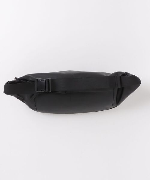 YArKA（ヤーカ）の「【YArKA/ヤーカ】real leather big size body bag [malhaut2] / 横長ウエストポーチ（ボディバッグ/ウエストポーチ・レディース・ブラック・FREE）」の16枚目の写真