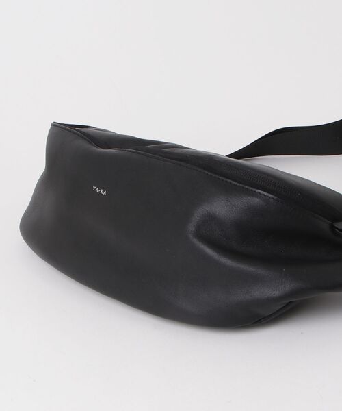 YArKA（ヤーカ）の「【YArKA/ヤーカ】real leather big size body bag [malhaut2] / 横長ウエストポーチ（ボディバッグ/ウエストポーチ・レディース・ブラック・FREE）」の17枚目の写真