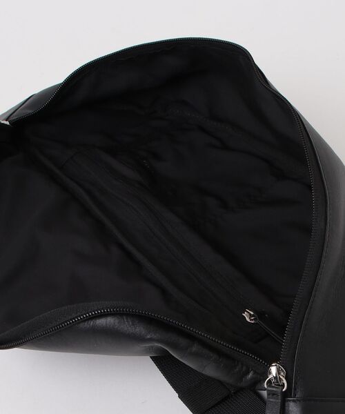 YArKA（ヤーカ）の「【YArKA/ヤーカ】real leather big size body bag [malhaut2] / 横長ウエストポーチ（ボディバッグ/ウエストポーチ・レディース・ブラック・FREE）」の18枚目の写真