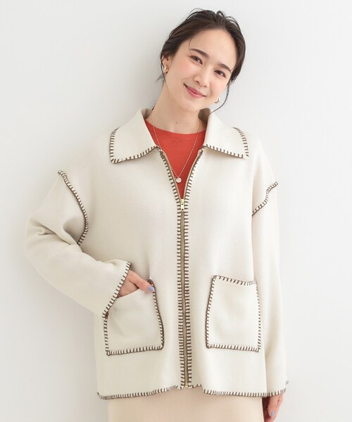 SHOO・LA・RUE（シューラルー）の「ステッチ襟付きが魅力な ジップニットカーディガン（カーディガン/ボレロ・レディース・オフホワイト/グレー/ライトグリーン・00）」の4枚目の写真