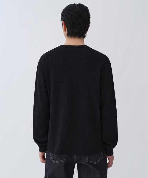MUSINSA STANDARD（ムシンサスタンダード）の「ワッフルヘンリーネック長袖Tシャツ[ブラック]（Tシャツ/カットソー・メンズ・その他・X-LARGE/2XL/3XL/LARGE/MEDIUM/SMALL）」の8枚目の写真
