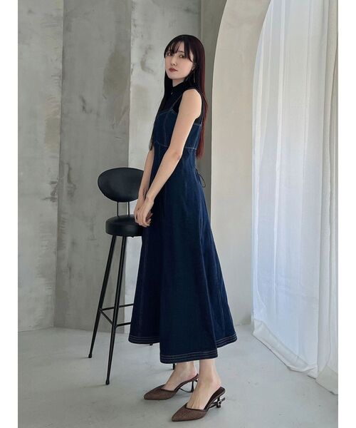 MERCURYDUO(マーキュリーデュオ)の「デニムフィットアンドフレアバックレースアップジャンスカ(ワンピース・レディース・オフホワイト/インディゴブルー/ピンク・SMALL/MEDIUM)」の7枚目の写真