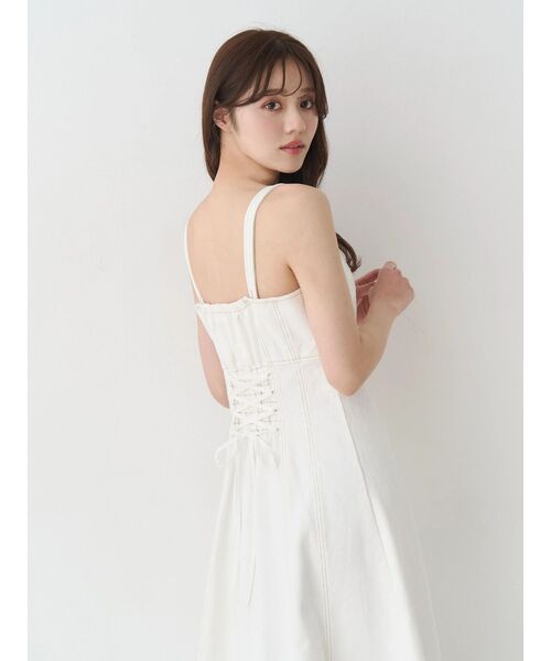 MERCURYDUO(マーキュリーデュオ)の「デニムフィットアンドフレアバックレースアップジャンスカ(ワンピース・レディース・オフホワイト/インディゴブルー/ピンク・SMALL/MEDIUM)」の19枚目の写真