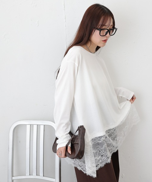 COLONY 2139（コロニートゥーワンスリーナイン）の「裾レースイレヘムTシャツ（Tシャツ/カットソー・レディース・オフホワイト/ブラック・FREE）」の2枚目の写真