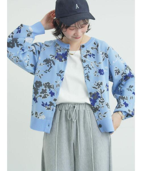Samansa Mos2（サマンサ モスモス）の「花柄スポンディッシュニットカーディガン（カーディガン/ボレロ・レディース・ライトベージュ/サックスブルー/ピンク/グレー・F）」の3枚目の写真