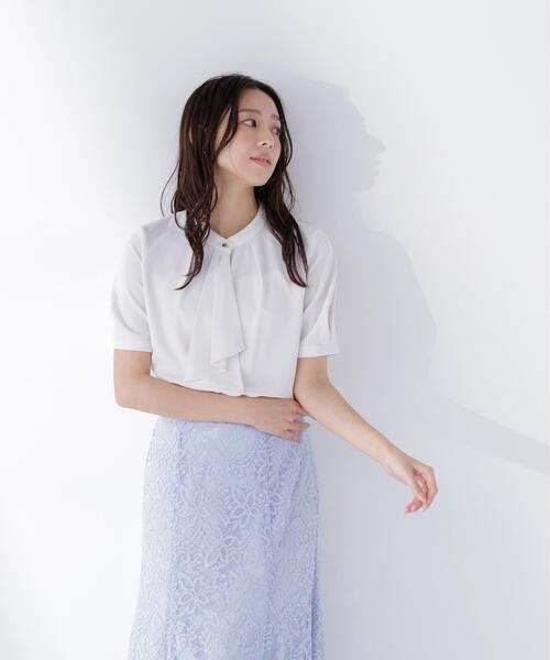 NATURAL BEAUTY BASIC(ナチュラルビューティーベーシック)の「◇ラッフルボウタイブラウス半袖(シャツ/ブラウス・レディース・ベージュ/イエロー/オフホワイト・SMALL/MEDIUM)」の22枚目の写真
