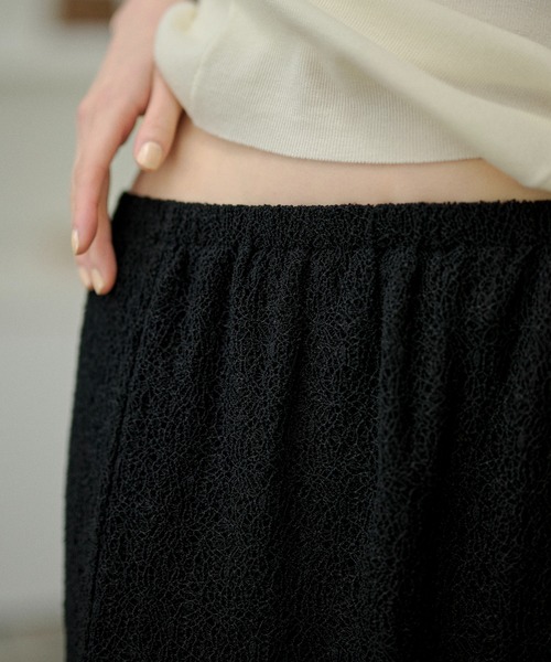 LAULEN(ローレン)の「lace narrow long skirt /レースナローロングスカート(スカート・レディース・ブラウン/ブラック・FREE)」の4枚目の写真