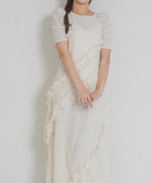 31 Sons de mode(トランテアン ソン ドゥ モード)の「一部店舗限定 2026春夏新作 フリルキャミロングワンピース(ワンピース・レディース・ホワイト・フリ-)」の5枚目の写真