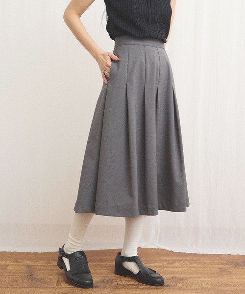 fig London(フィグロンドン)の「standard tuck skirt(スカート・レディース・チャコールグレー/グレー・FREE)」の1枚目の写真