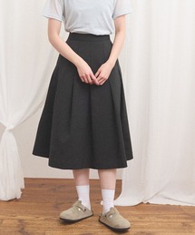 fig Ｌondon（フィグロンドン）の「standard tuck skirt（スカート）」