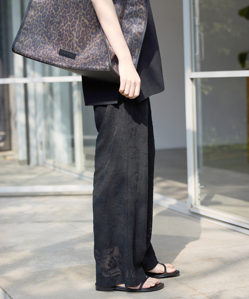 SLOBE IENA(スローブイエナ)の「《シリーズあり/》レースカットパンツ(その他パンツ・レディース・ホワイト/ベージュ/ブラック・FREE)」の12枚目の写真
