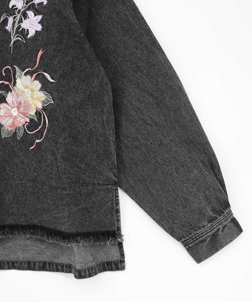 iS ScoLar(イズスカラー)の「561238:花蝶刺繍すそフリンジ入りデニムシャツ(シャツ/ブラウス・レディース・グレー/ブラック・M)」の17枚目の写真