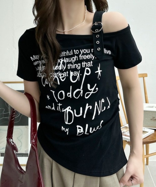 Ada.(エイダ)の「肩ベルト付き ワンショルダー Y2Kテイスト半袖カットソー(Tシャツ/カットソー・レディース・ブラック/ネイビー/ホワイト/グレー・FREE)」の12枚目の写真