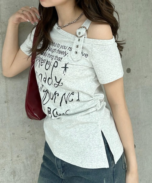 Ada.(エイダ)の「肩ベルト付き ワンショルダー Y2Kテイスト半袖カットソー(Tシャツ/カットソー・レディース・ブラック/ネイビー/ホワイト/グレー・FREE)」の22枚目の写真