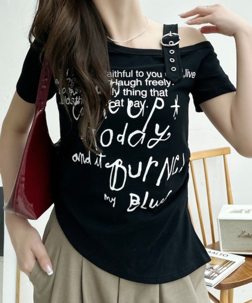 Ada.(エイダ)の「肩ベルト付き ワンショルダー Y2Kテイスト半袖カットソー(Tシャツ/カットソー・レディース・ブラック/ネイビー/ホワイト/グレー・FREE)」の16枚目の写真
