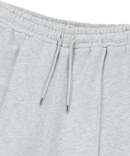 BROWNBREATH（ブラウンブレス）の「TAG TUCK SWEAT SHORTS - ASH（その他パンツ・レディース・その他・SMALL/MEDIUM/LARGE/X-LARGE）」の3枚目の写真