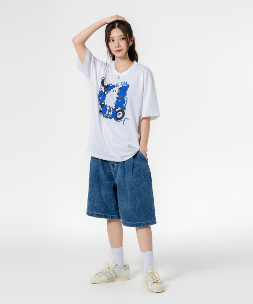 MOZMOZ(モズモズ)の「モズクラウド オーバーサイズ 半袖Tシャツ ホワイト(Tシャツ/カットソー・レディース・その他・1/2/3)」の2枚目の写真