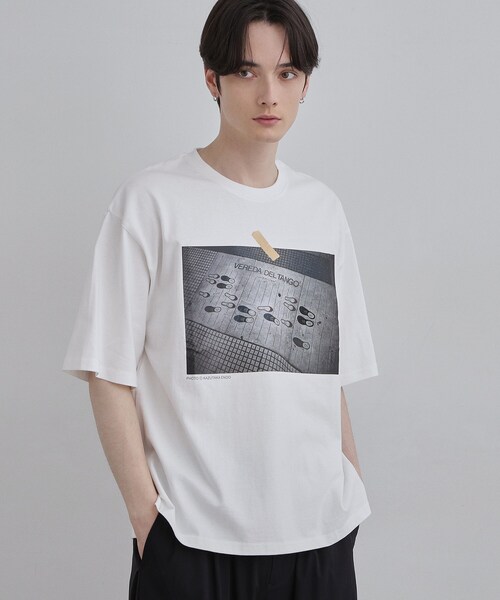 tk.TAKEO KIKUCHI(ティーケータケオキクチ)の「フォトTシャツ(Tシャツ/カットソー・メンズ・ホワイト系2/ホワイト系1/ホワイト・02/03/04)」の2枚目の写真