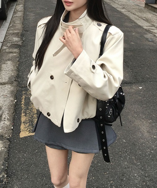 Emilie(エミリー)の「ハイネックベルトショートトレンチ(トレンチコート・レディース・アイボリー/ベージュ・FREE)」の3枚目の写真