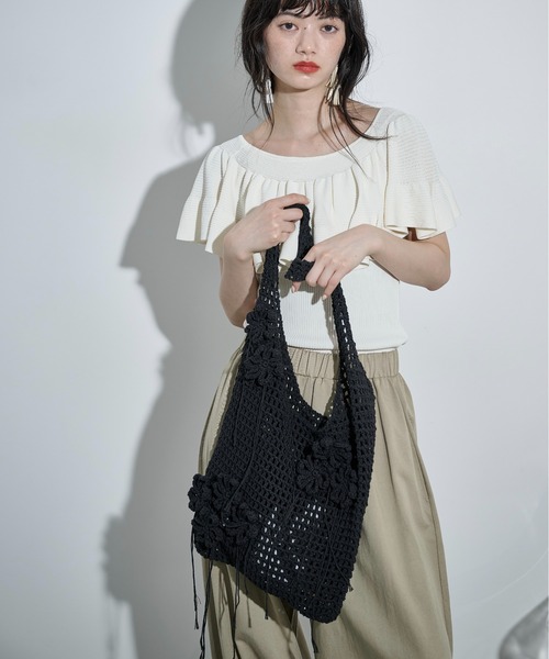 THE YOn（ザヨン）の「フラワーモチーフワンハンドルメッシュトート（トートバッグ・レディース・ベージュ/ブラック/アイボリー・FREE）」の8枚目の写真