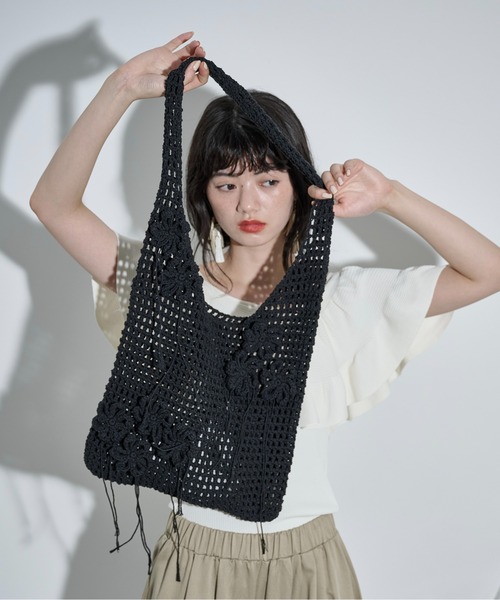THE YOn（ザヨン）の「フラワーモチーフワンハンドルメッシュトート（トートバッグ・レディース・ベージュ/ブラック/アイボリー・FREE）」の11枚目の写真