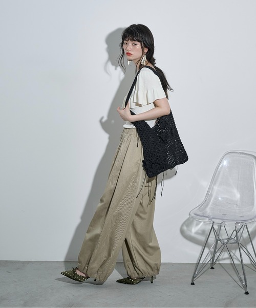 THE YOn（ザヨン）の「フラワーモチーフワンハンドルメッシュトート（トートバッグ・レディース・ベージュ/ブラック/アイボリー・FREE）」の15枚目の写真